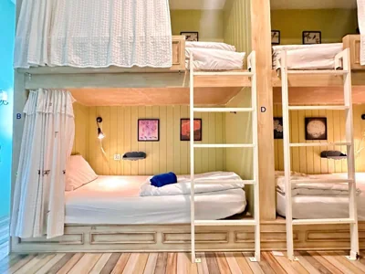 Posto letto in camerata mista da 6 posti con bagno in comune — The Luna